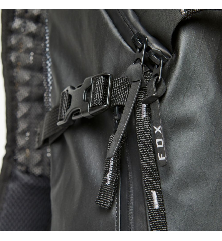 UTILITY HYDRATION PACK- MEDIUM