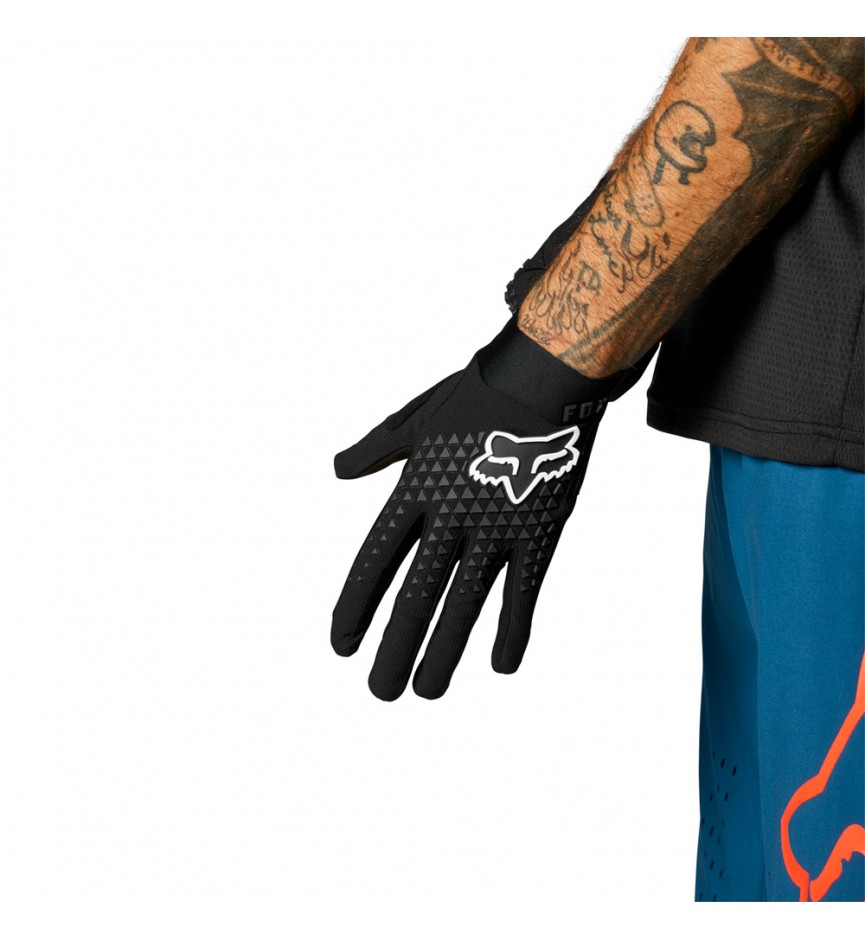 DEFEND GLOVE