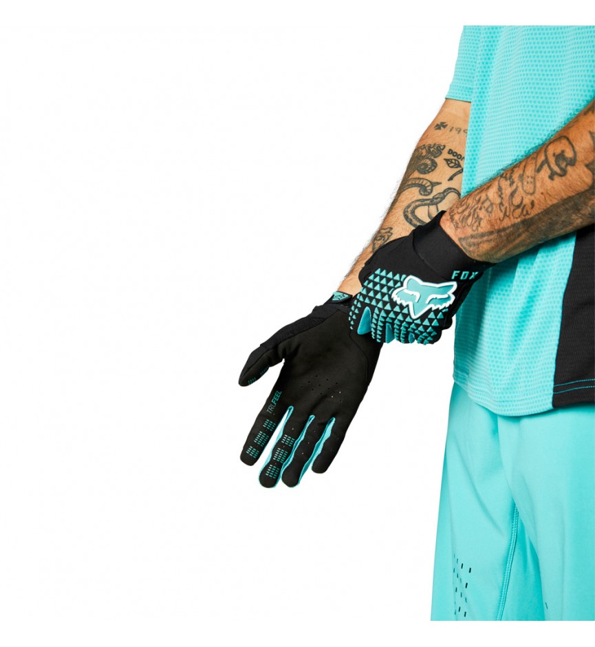 DEFEND GLOVE