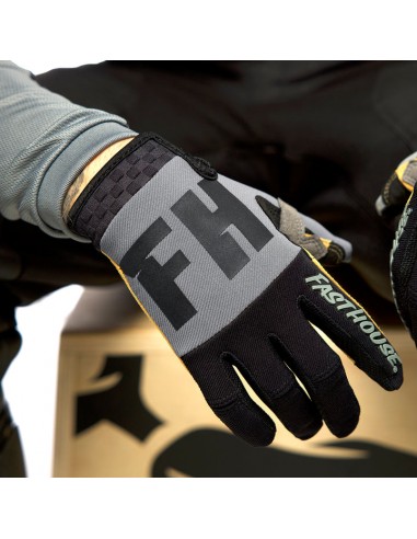 Speed Style Remnant Glove